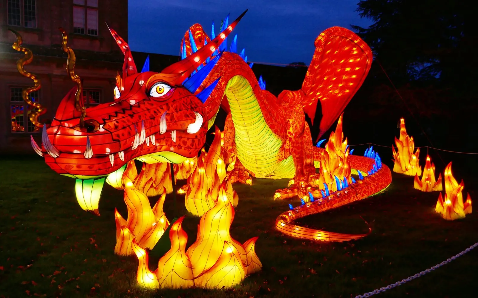 Dragon lantern sculpture