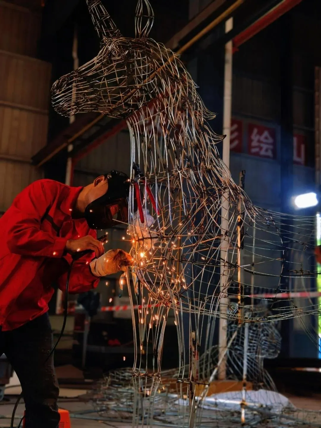 Steel frame welding for a lantern sculpture